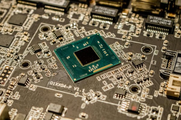 How Does Emerging Technology Reshape the UK Computing Landscape?